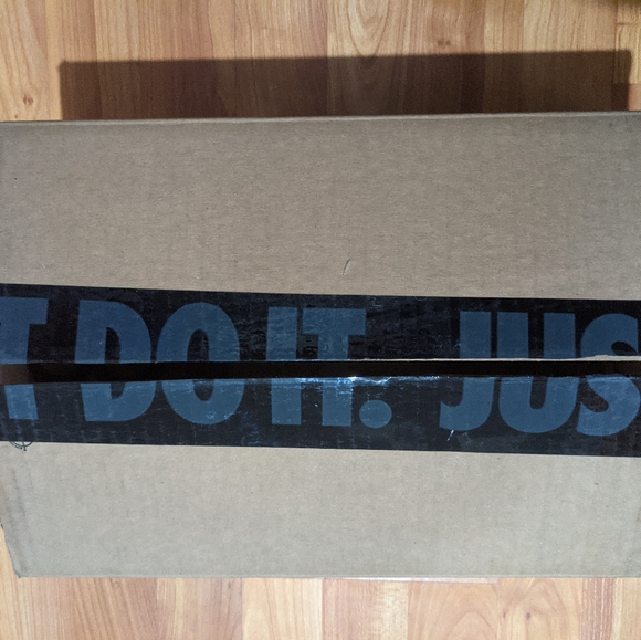 Jordan Retro 11 Bred - Picture 7 of 12